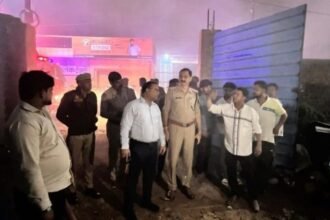 A massive fire broke out in a scrap warehouse at midnight, causing panic with smoke and flames; property worth lakhs was reduced to ashes IMAGE CREDIT TO POLICE
