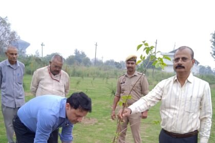 GDA Vice Chairman Nand Kishore Kalal conducted an on-site inspection of various schemes and ongoing projects IMAGE CREDIT TO AUTHORITY