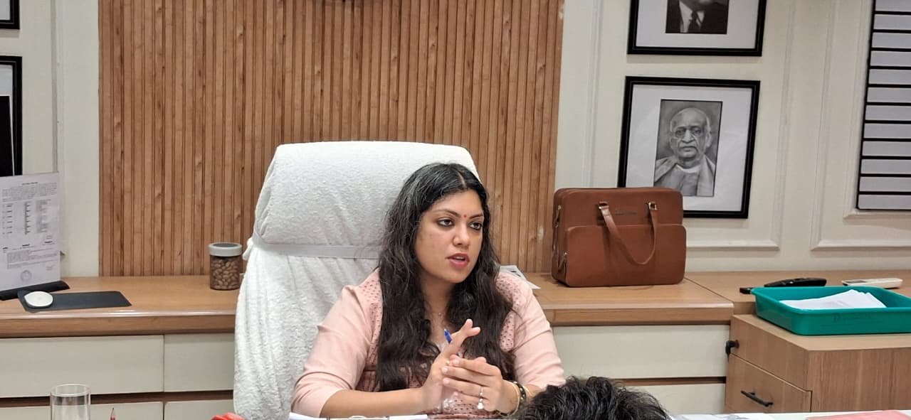 To further improve the business environment, the administration took active measures, and a meeting of the Vyapar Bandhu Committee was held under the chairpersonship of District Magistrate IMAGE CREDIT TO INFORMATION DEPARTMENT