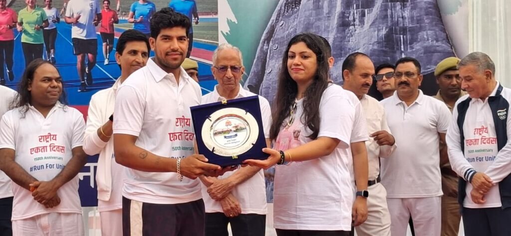 राष्ट्रीय एकता दिवस पर नोएडा में देशभक्ति का सैलाब, रन फॉर यूनिटी में उमड़ा जनसमूह 2 WhatsApp Image 2025 10 31 at 7.48.11 PM