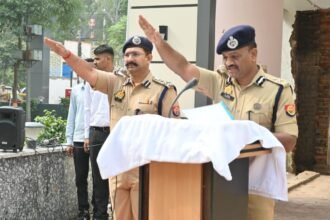 Sardar Vallabhbhai Patel Jayanti: The Police Commissioner paid tribute by garlanding his portrait and administered the oath of duty to police personnel, with garlanding also taking place at all police stations IMAGE CREDIT TO POLICE