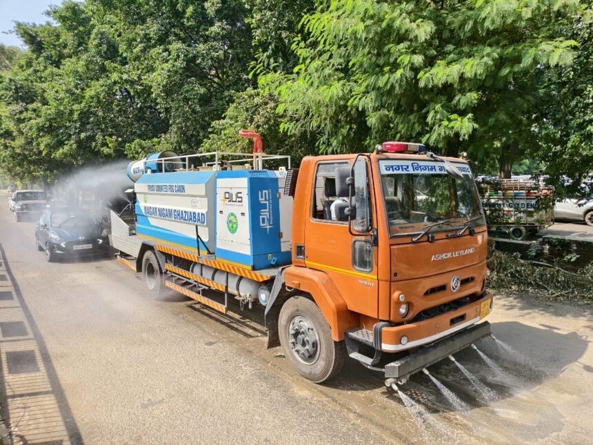 Ghaziabad Municipal Corporation will spray water 24 hours a day using water sprinklers to protect residents from the suffocating pollution IMAGE CREDIT TO NAGAR NIGAM