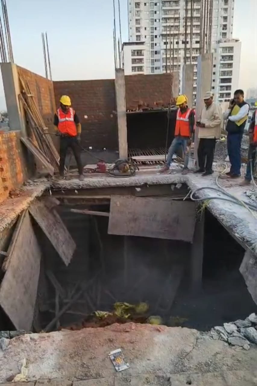 In Ghaziabad, the Housing Development Council ran a bulldozer, demolishing three illegal structures; administration remained strict amid protests and pressure IMAGE CREDIT TO AWAS VIKAS