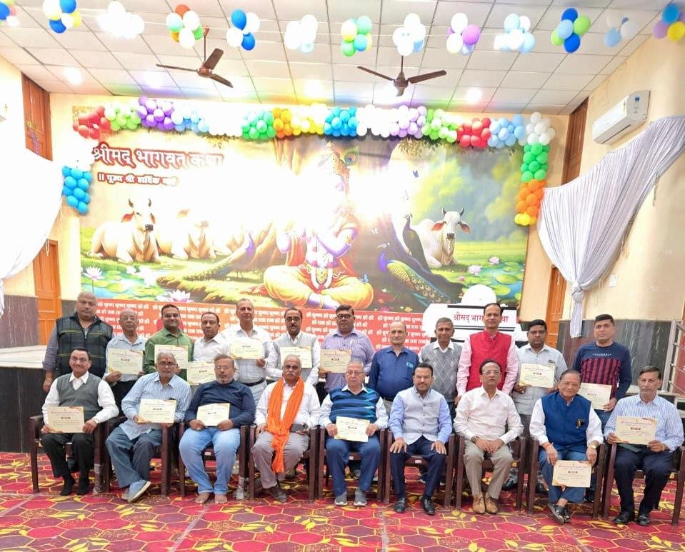 The new executive committee of Shri Sanatan Dharma Sabha took the oath of office; Rohit Garg became the president, and Ashok Chharia was elected unopposed as the secretary IMAGE CREDIT TO Sanatan Dharma Sabha