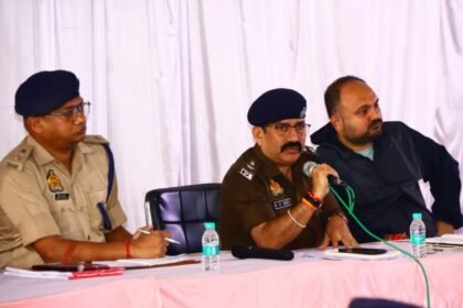 The DM and SP toured the Garh Ganga Fair area and gave directions to their subordinates during the review meeting IMAGE CREDIT TO POLICE
