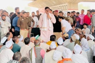 Builder accused of encroaching on farmers' land; villagers enraged after crops were destroyed, protest echoed in the grand panchayat IMAGE CREDIT TO Kisan Union