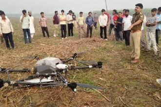 A mysterious giant drone was found in a field, causing a stir among the villagers. The police and forensic team have launched an investigation, while rumors are spreading rapidly on social media IMAGE CREDIT TO POLICE