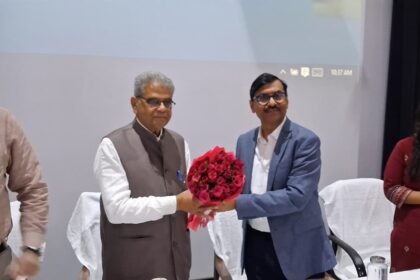 Minister deliberates on winter air pollution prevention, formulates strict strategy with officials from four districts IMAGE CREDIT TO INFORMATION DEPARTMENT