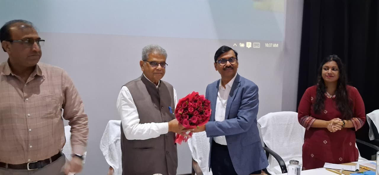 Minister deliberates on winter air pollution prevention, formulates strict strategy with officials from four districts IMAGE CREDIT TO INFORMATION DEPARTMENT