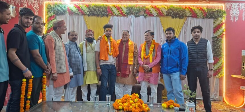 On being appointed as the BJP District In-charge, workers gave a grand welcome to Mansingh Goswami in Meerut IMAGE CREDIT TO आदेश फौजी