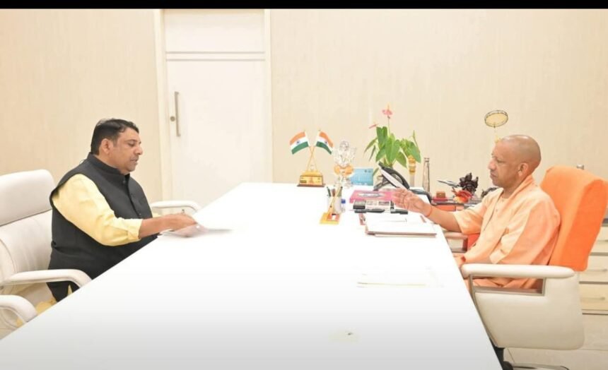 Ghaziabad city MLA Sanjeev Sharma met Chief Minister Yogi Adityanath regarding the house tax increase IMAGE CREDIT TO Sanjeev Sharma