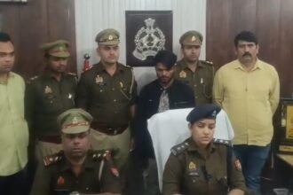 Sihani Gate police solved a showroom theft, arrested one accused IMAGE CREDIT TO POLICE