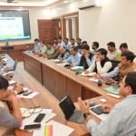 To make Ghaziabad city free from traffic jams, the Municipal Commissioner held a meeting with the officials IMAGE CREDIT TO NAGAR NIGAM