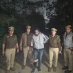 Kausambi police arrested a robber in an encounter; he sustained a gunshot wound in the leg IMAGE CREDIT TO POLICE