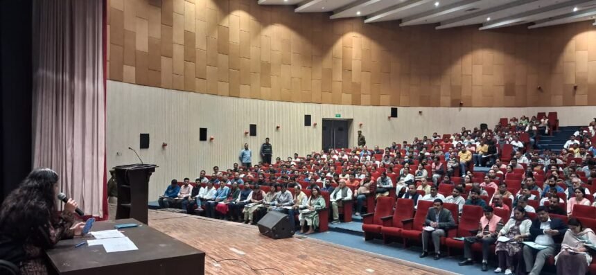 Strict stance on voter list revision: District Magistrate conducted an in-depth review at night, issued strict orders for action against negligent staff IMAGE CREDIT TO INFORMATION DEPARTMENT