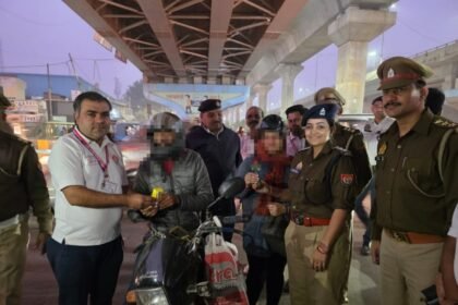 Traffic Month – November 2025: Police conducted an awareness campaign at Rajnagar Extension IMAGE CREDIT TO POLICE