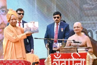 Chief Minister Yogi inaugurated the Parshvanath Cave Temple IMAGE CREDIT TO REPORTER