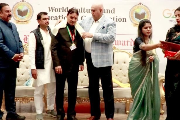 VP Navani awarded an honorary doctorate for spiritual and social contributions, honored by actor Puneet Issar IMAGE CREDIT TO वर्ल्ड कल्चरल ऑर्गेनाइजेशन