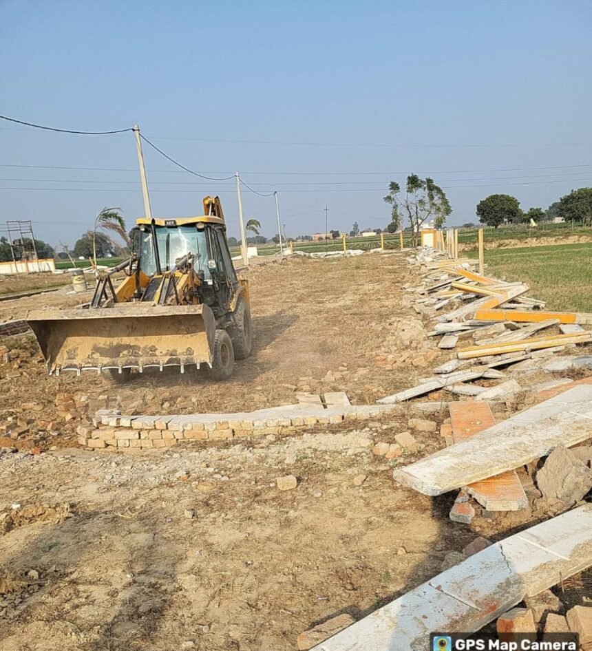 Major action by the Hapur-Pilakhua Development Authority; bulldozer used against illegal plotting IMAGE CREDIT TO AUTHORITY