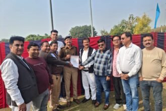 Traders’ accounts seized under the pretext of cybercrime, rising discontent; memorandum addressed to the Chief Minister submitted to the City CO IMAGE CREDIT TO व्यापार मंडल