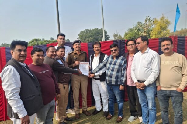 Traders’ accounts seized under the pretext of cybercrime, rising discontent; memorandum addressed to the Chief Minister submitted to the City CO IMAGE CREDIT TO व्यापार मंडल