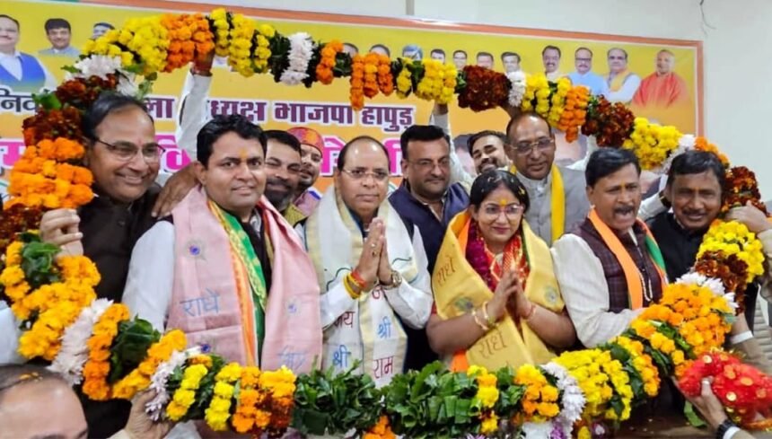 Kavita Madhare took charge as BJP district president, grand welcome procession held in the city IMAGE CREDIT TO BJP