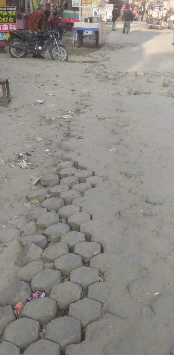 Broken roads have taken away the peace of the city; there is a fear of accidents at every step IMAGE CREDIT TO REPORTER