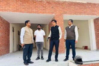 Animal Birth Control Center of the Municipal Corporation will soon start in Vijayanagar; officials conducted an inspection IMAGE CREDIT TO NAGAR NIGAM