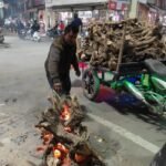 To provide relief from the biting cold, the municipal council stepped in; a shelter home has been opened in Bijnor, and arrangements for bonfires have been made at 20 locations IMAGE CREDIT TO NAGAR PALIKA