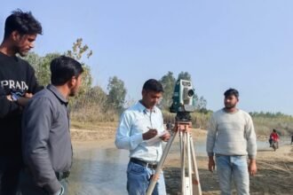 The process of constructing a bridge over the Pahada River has accelerated; a survey team has arrived from Lucknow IMAGE CREDIT TO सेतु निगम