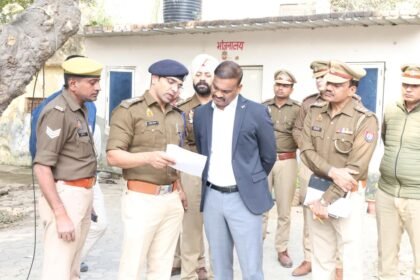 The Police Commissioner inspected the Vijaynagar police station IMAGE CREDIT TO POLICE