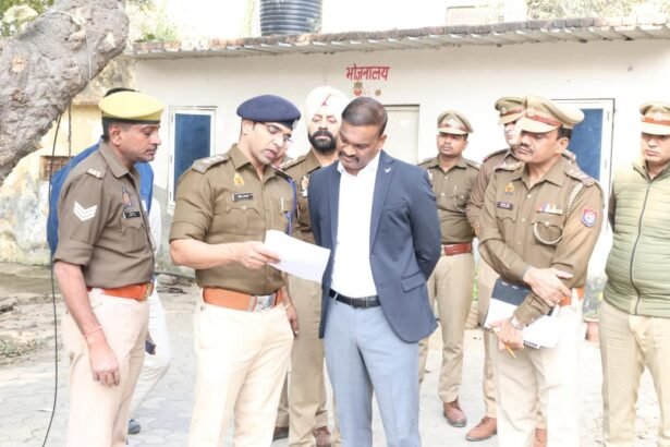 The Police Commissioner inspected the Vijaynagar police station IMAGE CREDIT TO POLICE