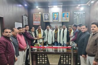 Kavi Nagar police team was honored by the Industry and Trade Association for solving a robbery case and boosting public confidence IMAGE CREDIT TO POLICE