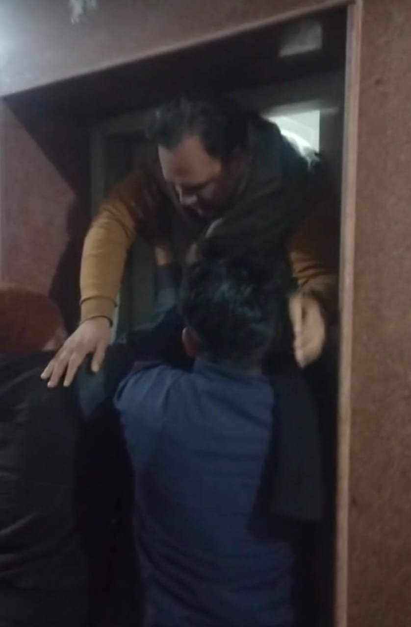 Elevator fell from the 12th floor to the basement in Sanchar Residency, one person suffered a leg fracture IMAGE CREDIT TO REPORTER