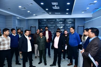 Municipal Commissioner inspected ITMS building IMAGE CREDIT TO NAGAR NIGAM