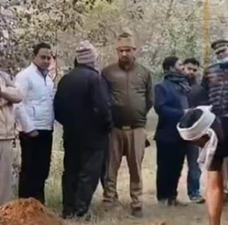 Major action by the administration on suspicion of murder, body taken out of the grave, post mortem will be conducted IMAGE CREDIT TO POLICE