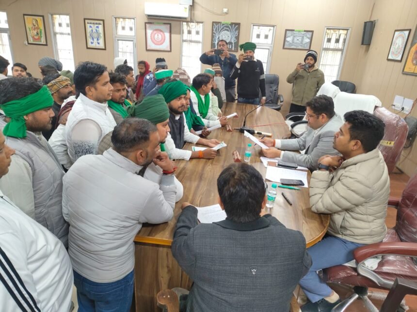 Sampoorna Samadhan Diwas was organized in all three tehsils of Ghaziabad IMAGE CREDIT TO INFORMATION DEPARTMENT