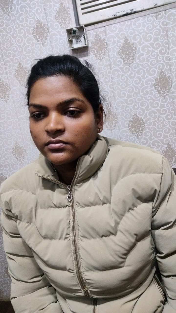 Anti corruption team arrested female sub-inspector and constable IMAGE CREDIT TO POLICE