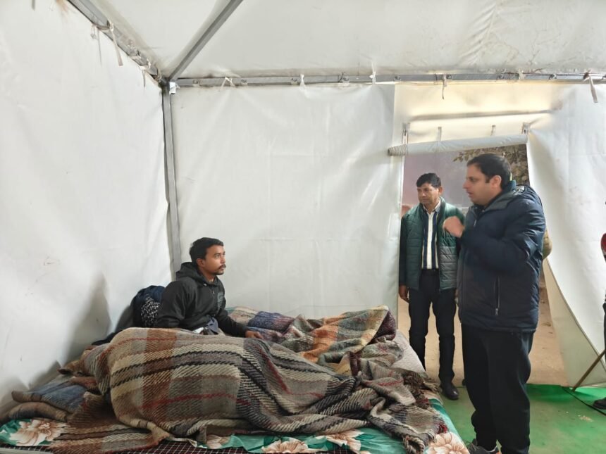 The Municipal Commissioner inspected the night shelters IMAGE CREDIT TO NAGAR NIGAM
