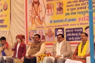 Organization of reverence and honor on the birth anniversary of Mahamana Malviya and Prime Minister Vajpayee IMAGE CREDIT TO REPORTER