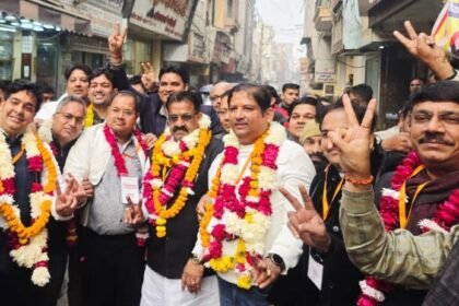 New executive formed in the elections of Bullion Association Hapur, atmosphere of celebration in the market IMAGE CREDIT TO सर्राफा संघ
