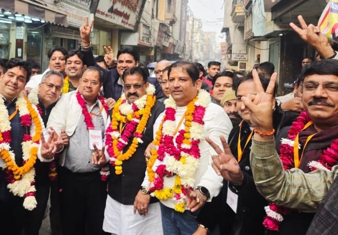 New executive formed in the elections of Bullion Association Hapur, atmosphere of celebration in the market IMAGE CREDIT TO सर्राफा संघ