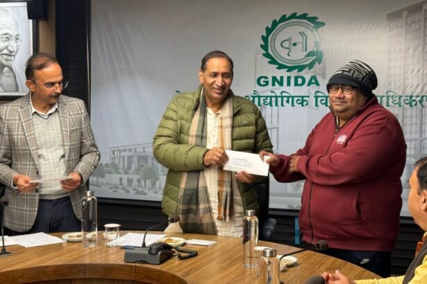 Greater Noida Authority handed over allotment letters of population plots, farmers of Rithori and Mathurapur got six percent residential rights, years of waiting ended IMAGE CREDIT TO AUTHORITY