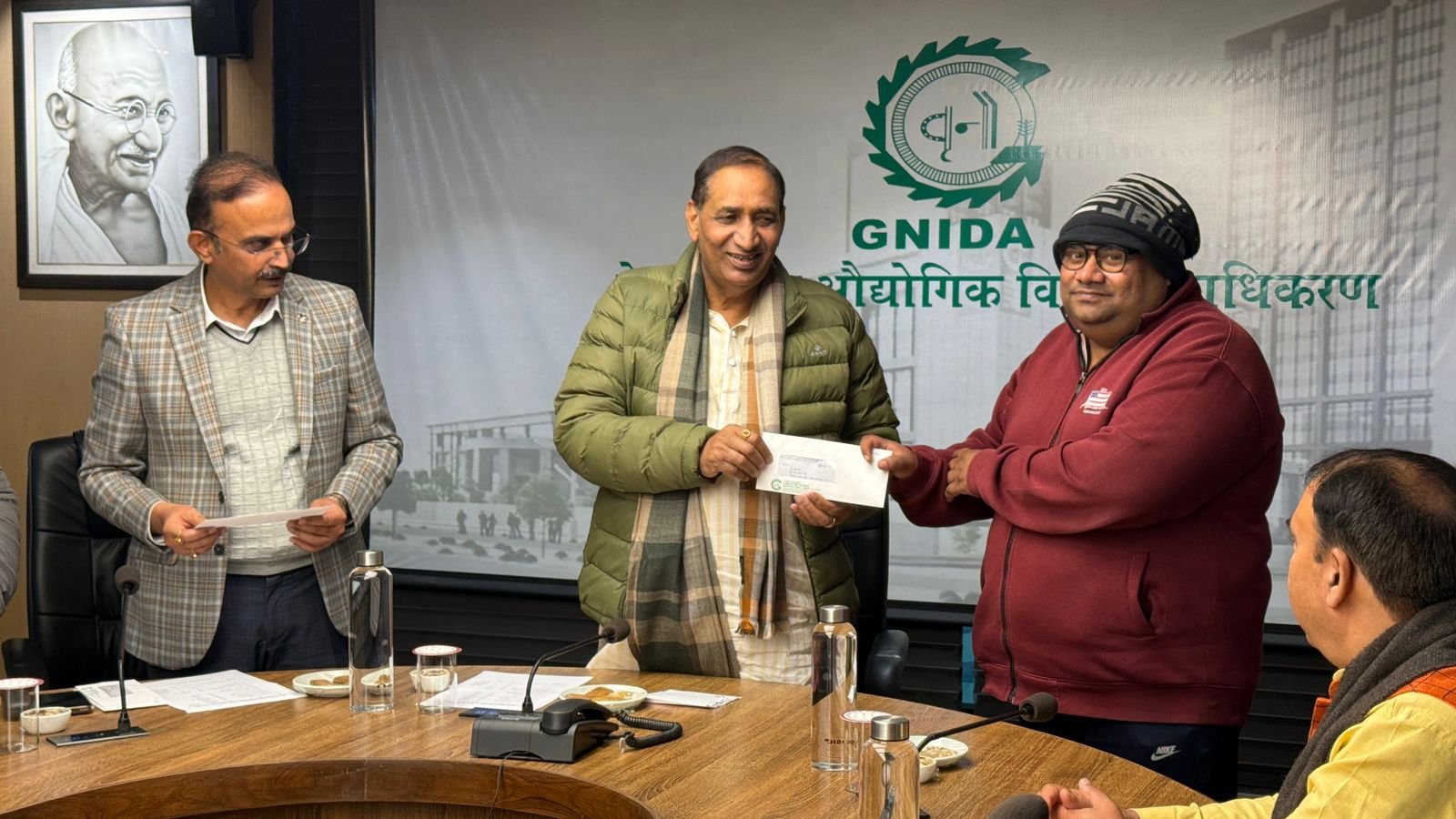 Greater Noida Authority handed over allotment letters of population plots, farmers of Rithori and Mathurapur got six percent residential rights, years of waiting ended IMAGE CREDIT TO AUTHORITY