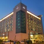 कंट्री इन में 2026 न्यू ईयर गाला डिनर, अनलिमिटेड फूड, प्रीमियम ड्रिंक्स और लाइव एंटरटेनमेंट IMAGE CREDIT TO कंट्री इन