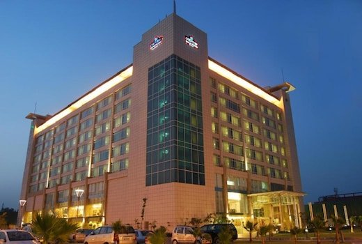 कंट्री इन में 2026 न्यू ईयर गाला डिनर, अनलिमिटेड फूड, प्रीमियम ड्रिंक्स और लाइव एंटरटेनमेंट IMAGE CREDIT TO कंट्री इन