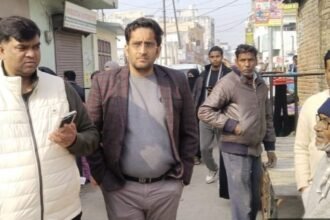 The administration took action in Budh Bazaar, removing encroachments and imposing fines on rule breakers IMAGE CREDIT TO NAGAR PALIKA