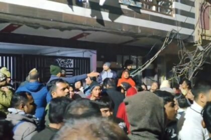 Dispute between two parties over feeding street dogs IMAGE CREDIT TO REPORTER