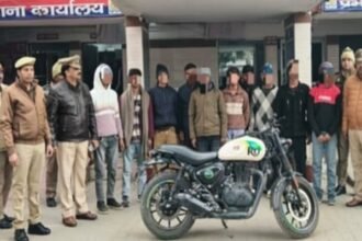 Birthday celebration on highway heavy, 10 youths who cut cake on bullet caught by police IMAGE CREDIT TO POLICE