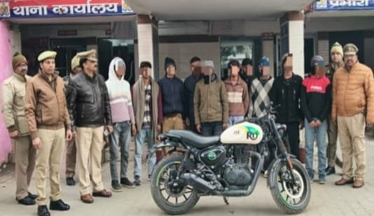 Birthday celebration on highway heavy, 10 youths who cut cake on bullet caught by police IMAGE CREDIT TO POLICE